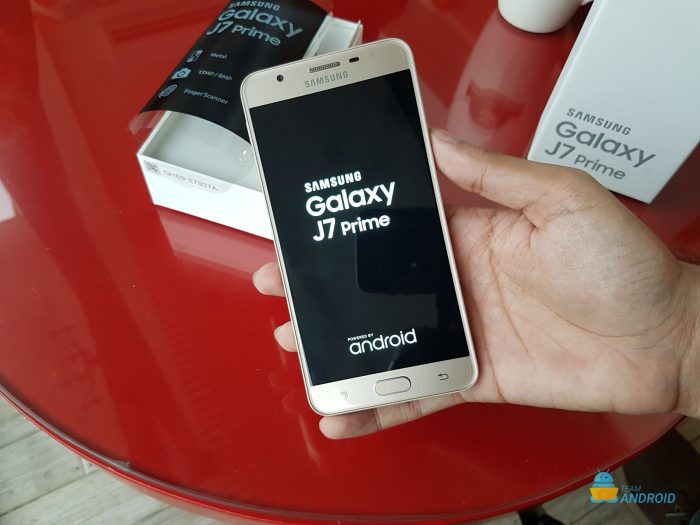 Samsung Galaxy J7 Prime: Unboxing and First Impressions 7