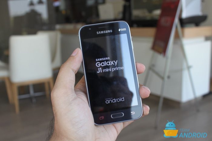 Samsung Galaxy J1 Mini Prime Review 9