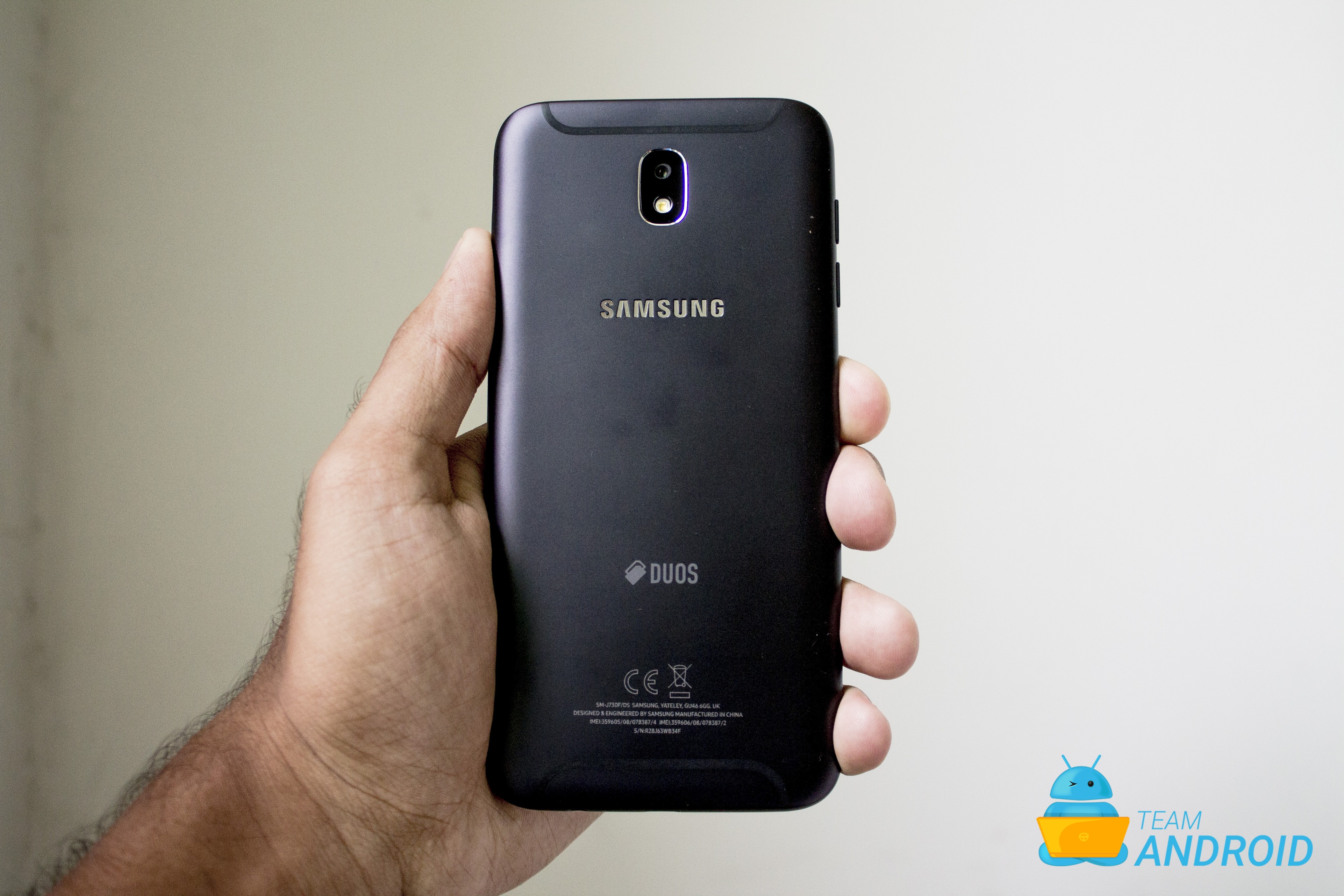 Samsung Galaxy J7 Pro Review 22