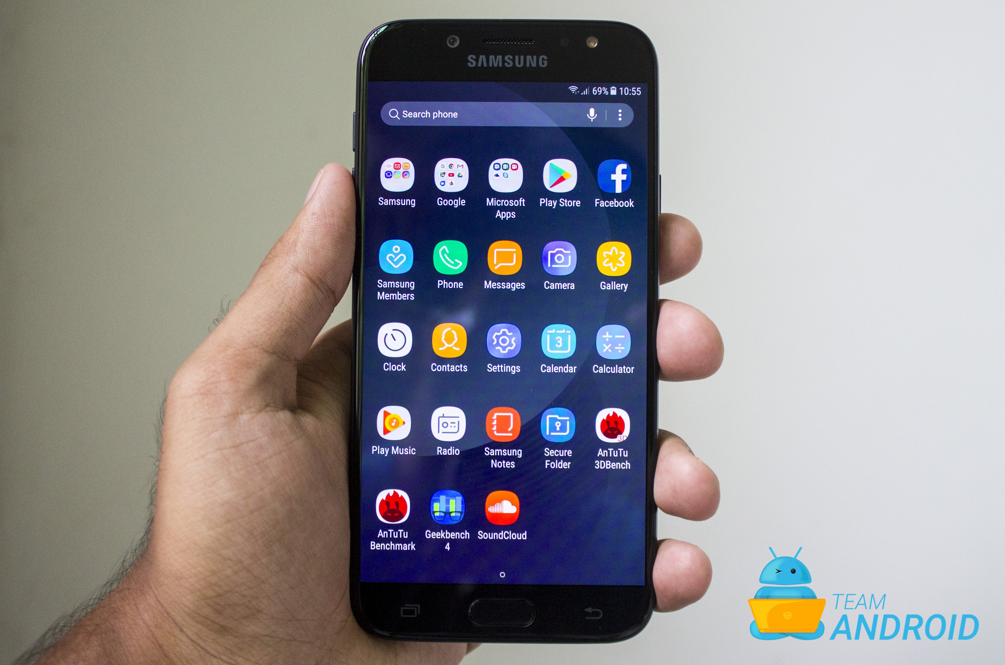 Samsung Galaxy J7 Pro Review 23