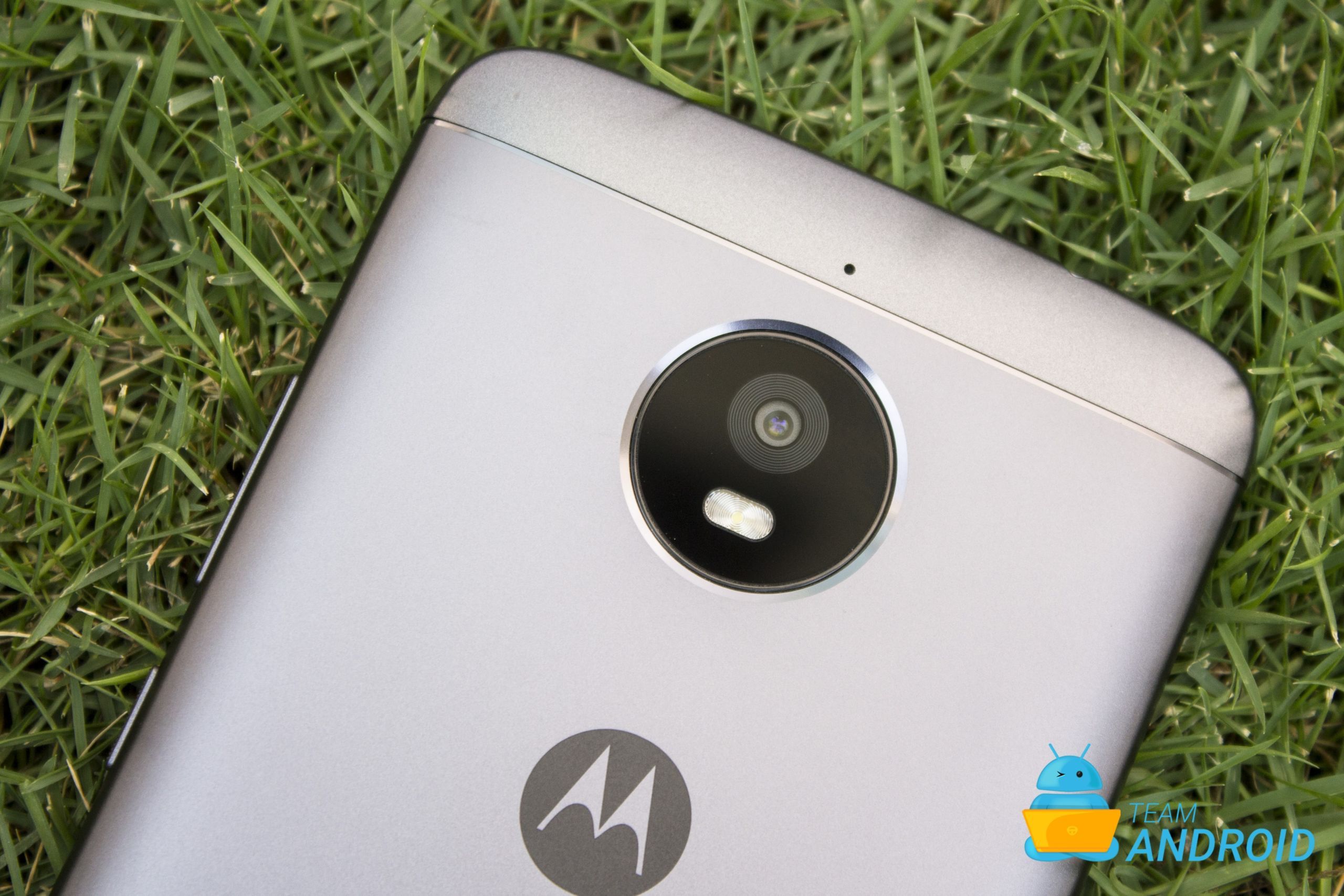 Moto E4 Plus Review - Design, Hardware, Camera and Software 1