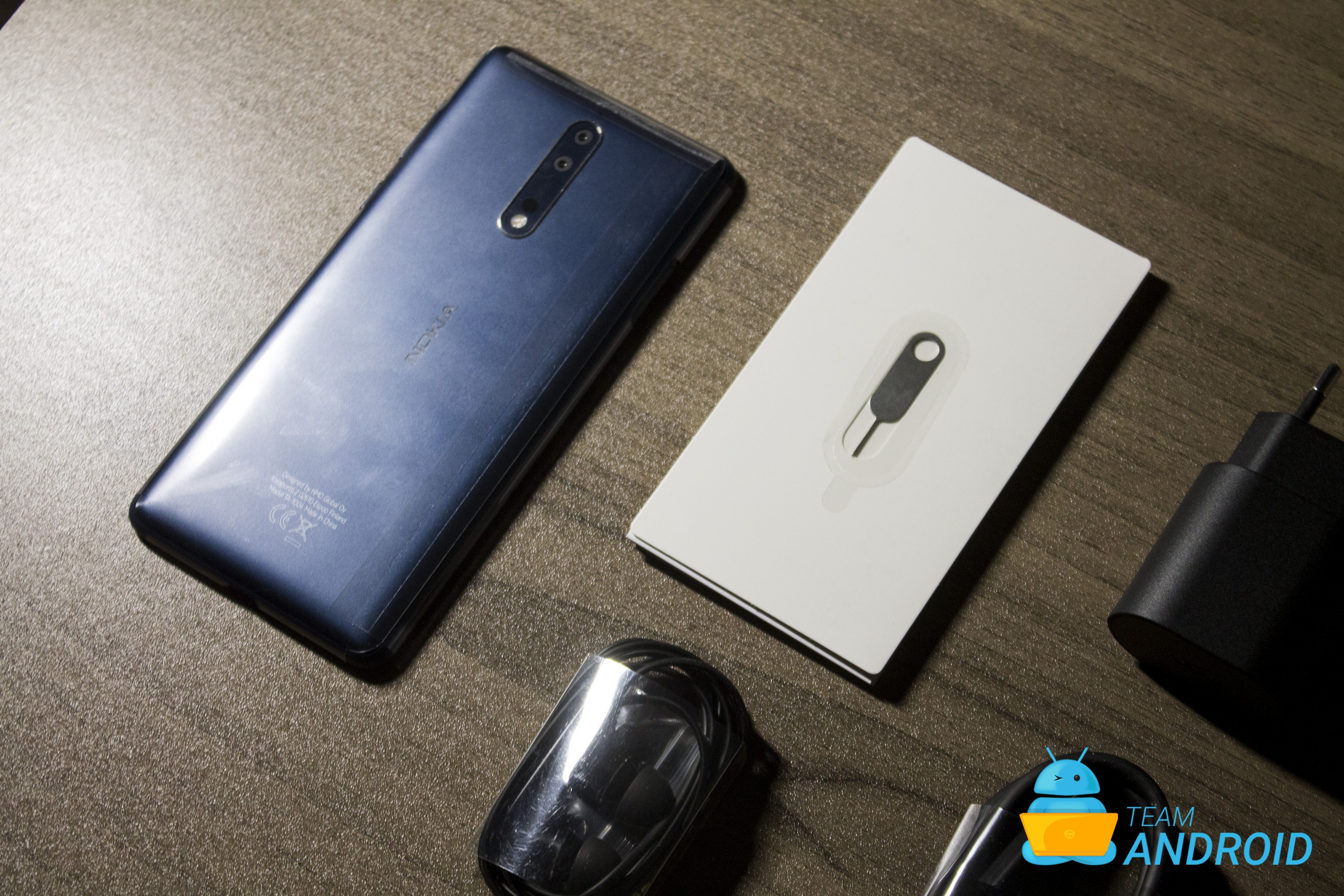 Nokia 8: Unboxing and First Impressions 3