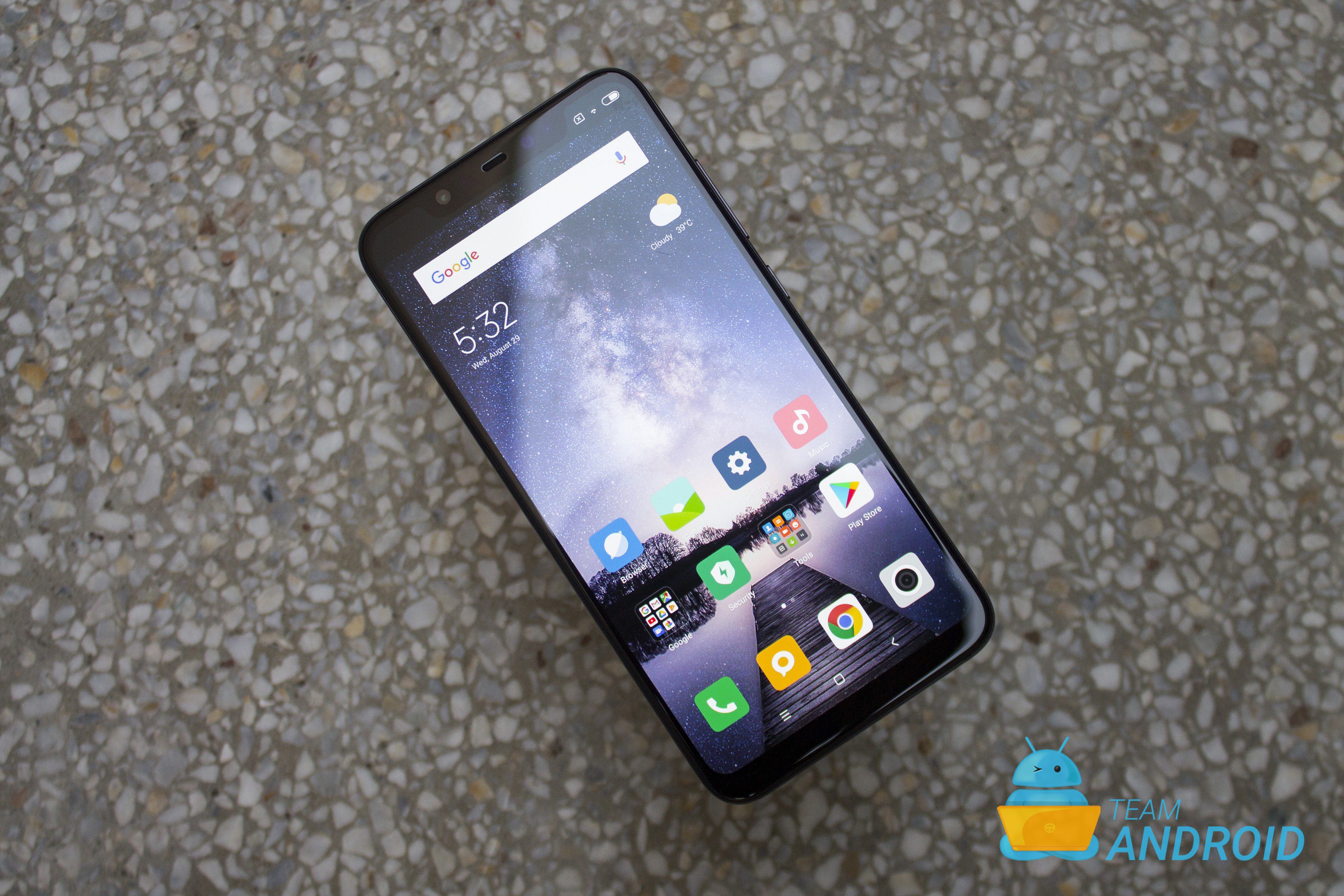Xiaomi Mi 8 Review: A Great All Rounder 2