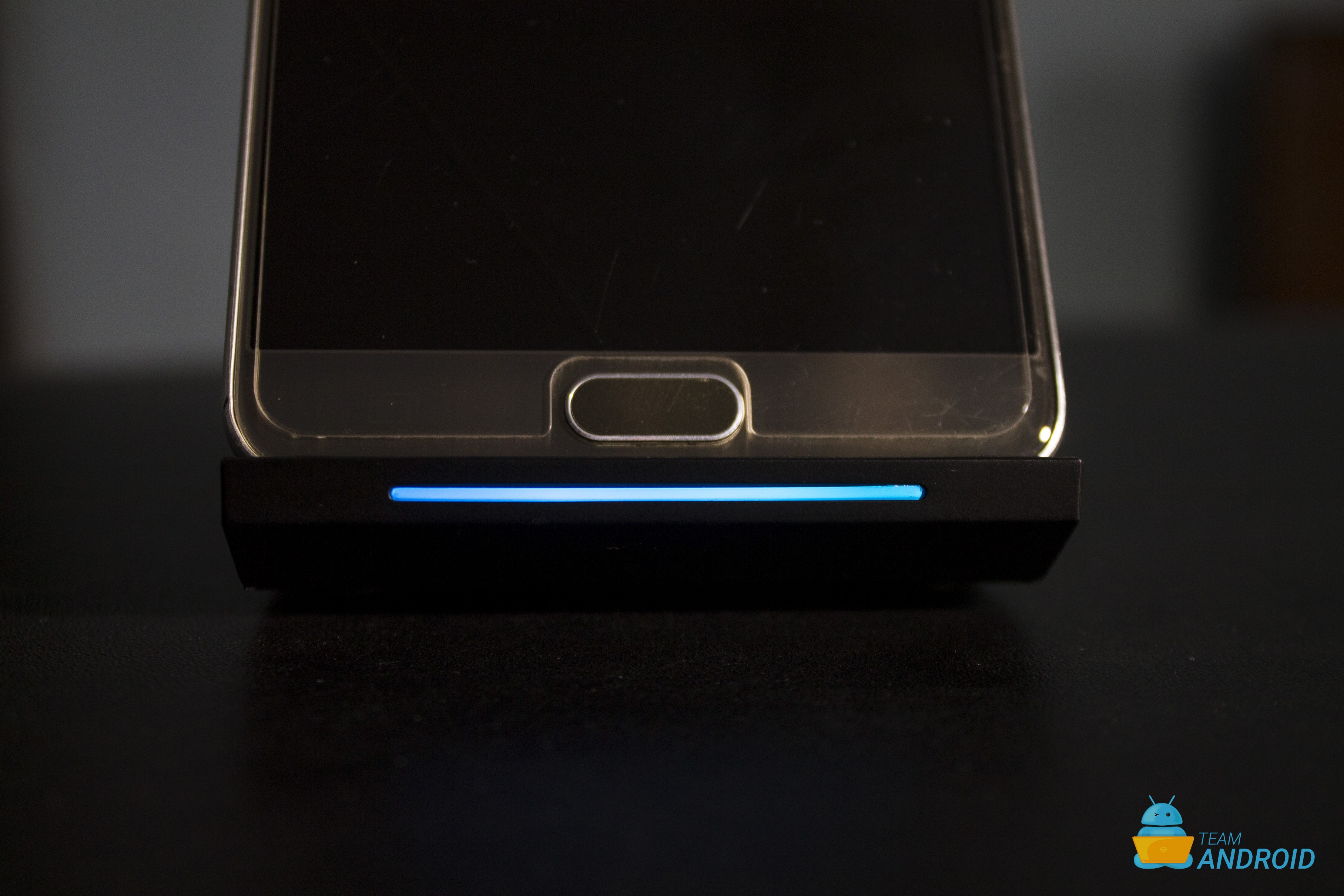 Choetech Fast Wireless Charging Stand Review 3