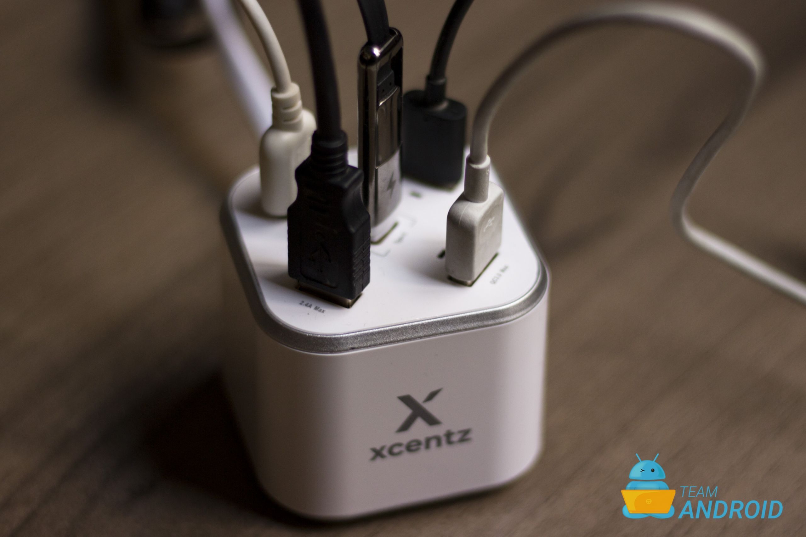 Xcentz 48W 5-Port USB Wall Charger Review 8